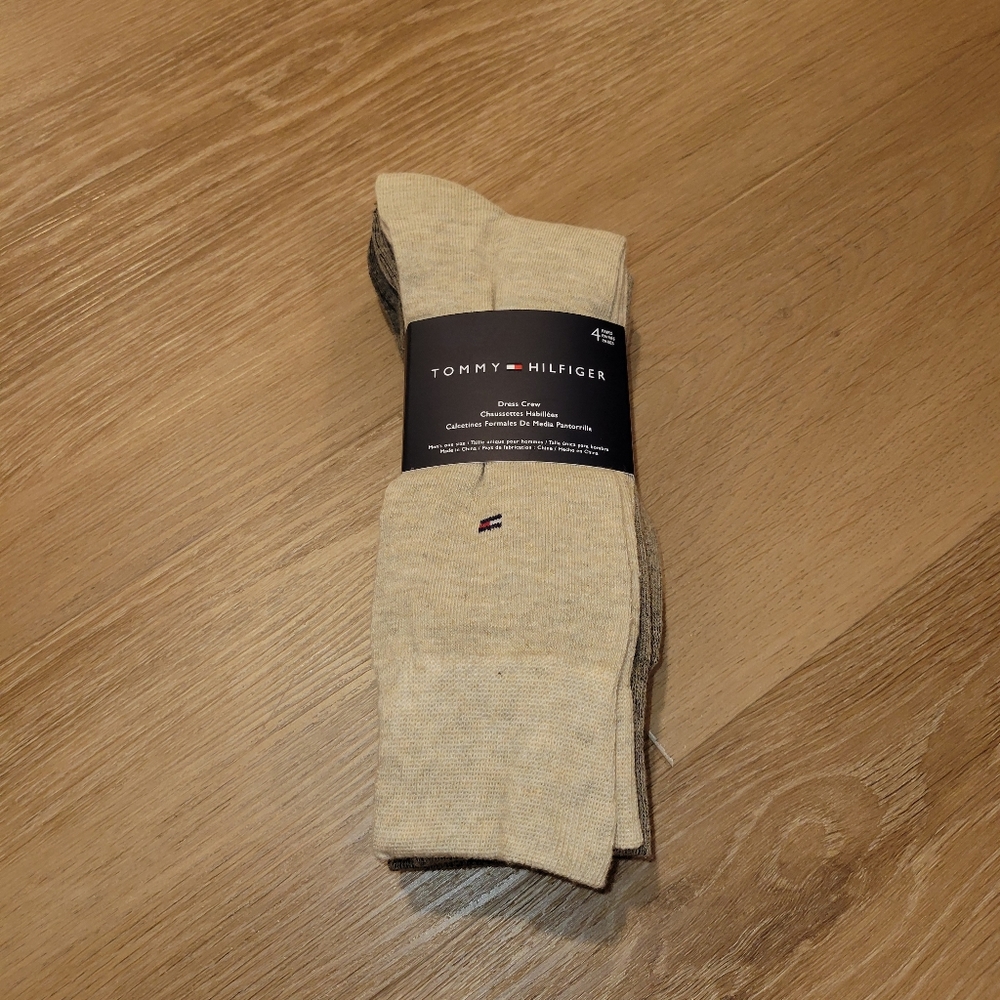 Tommy Hilfiger Mens 4 Pairs Solid Dress Crew Socks One Size New